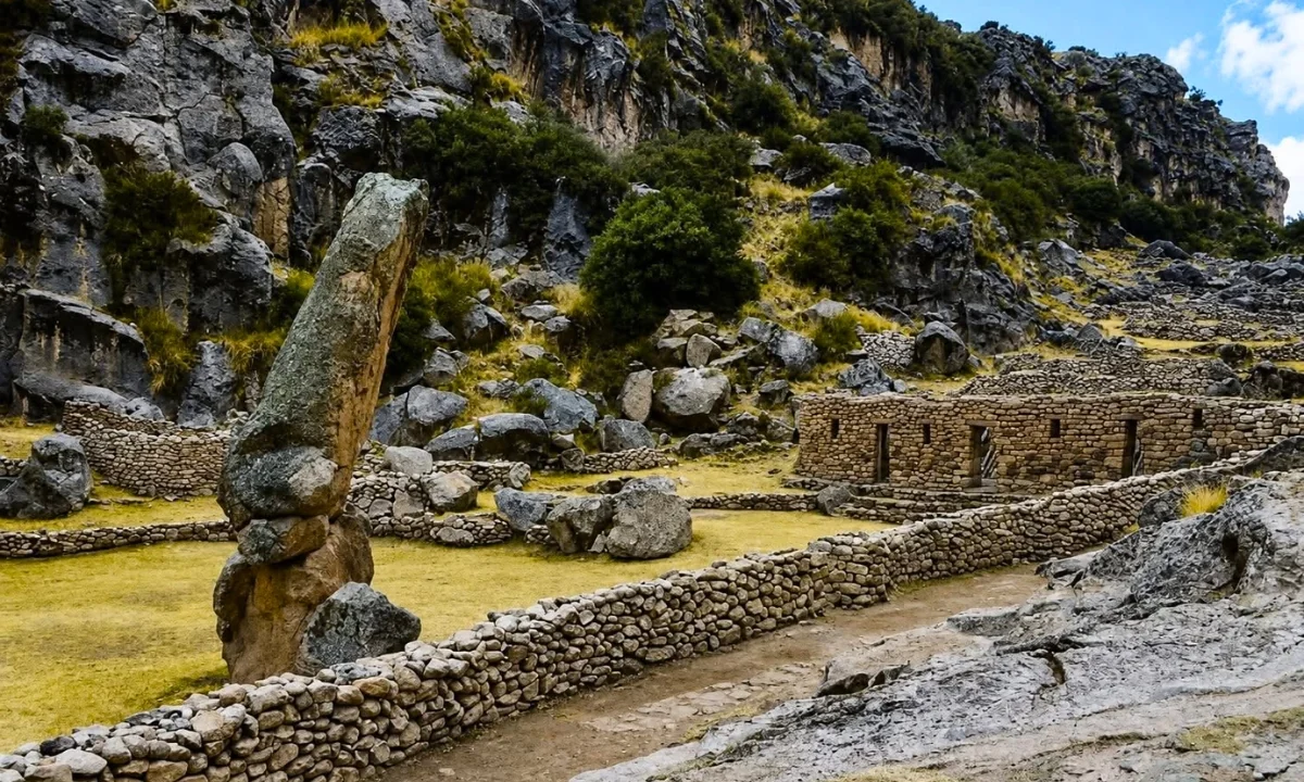 Travel Guide to Taqrachullo from Cusco